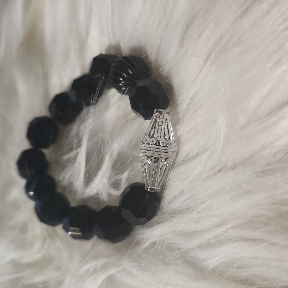 Just in : Handcrafted beaded bracelet